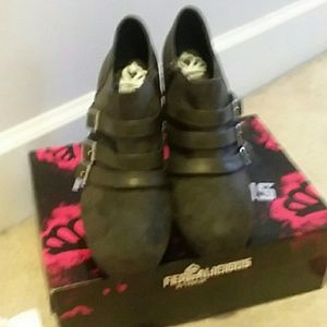 Fergalicious grey heels size 10 new